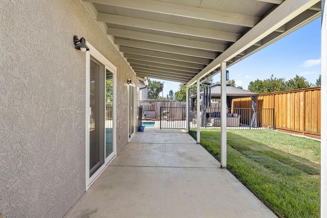 1614 7th St, Hughson, CA 95326