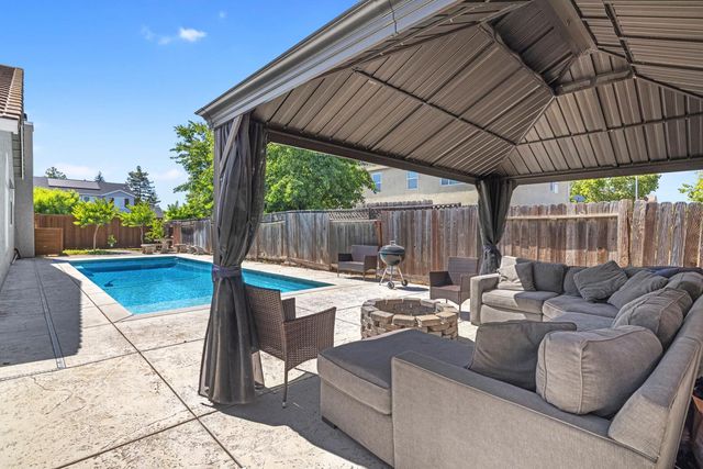 1614 7th St, Hughson, CA 95326