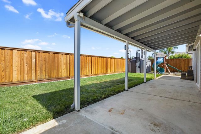 1614 7th St, Hughson, CA 95326