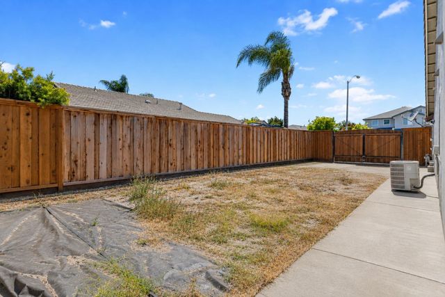 1614 7th St, Hughson, CA 95326