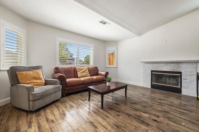1614 7th St, Hughson, CA 95326