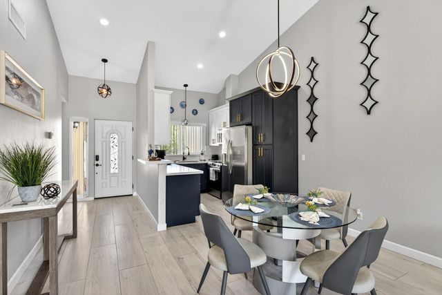 12213 N CHAMA Drive 2, Fountain Hills, AZ 85268