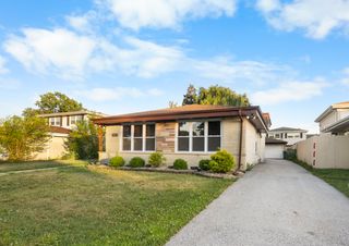 4837 W 107th Street, Oak Lawn, IL 60453
