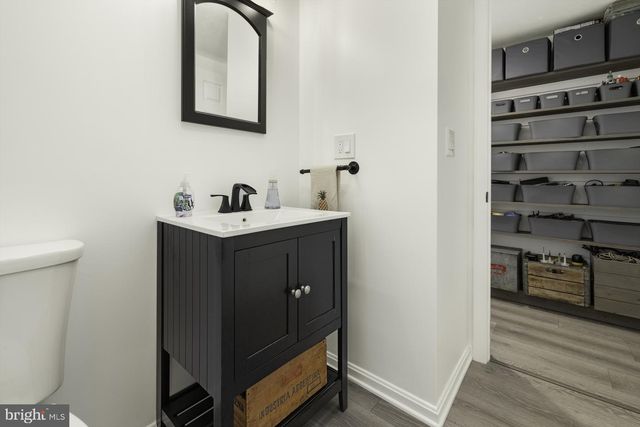 229 BOY SCOUT RD, New Oxford, PA 17350