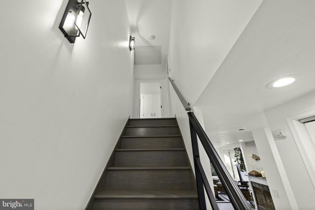 229 BOY SCOUT RD, New Oxford, PA 17350