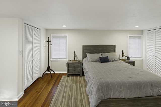 229 BOY SCOUT RD, New Oxford, PA 17350