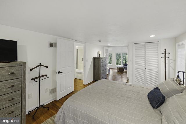 229 BOY SCOUT RD, New Oxford, PA 17350