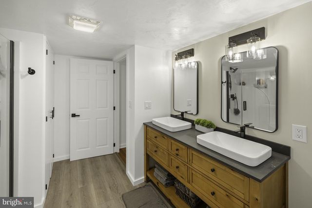 229 BOY SCOUT RD, New Oxford, PA 17350