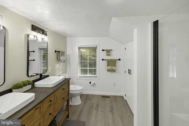 229 BOY SCOUT RD, New Oxford, PA 17350