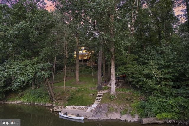 229 BOY SCOUT RD, New Oxford, PA 17350