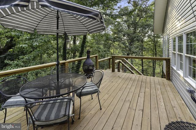 229 BOY SCOUT RD, New Oxford, PA 17350