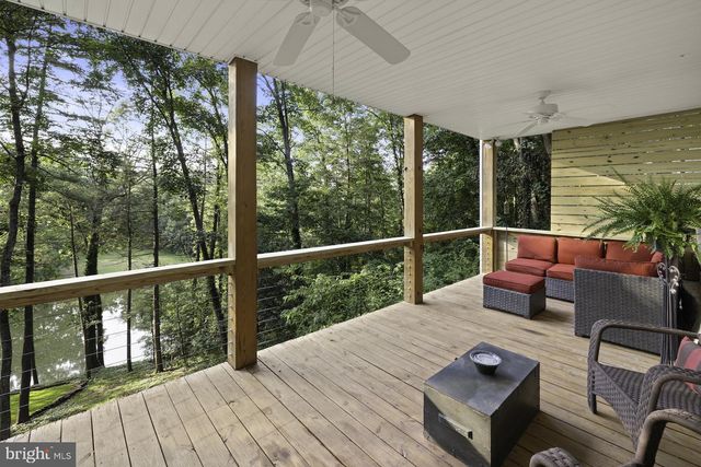 229 BOY SCOUT RD, New Oxford, PA 17350