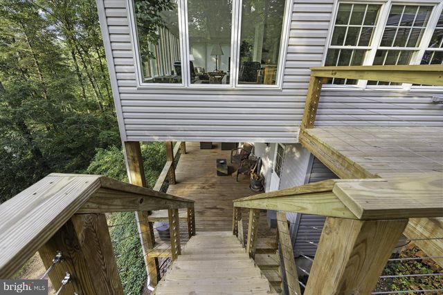 229 BOY SCOUT RD, New Oxford, PA 17350