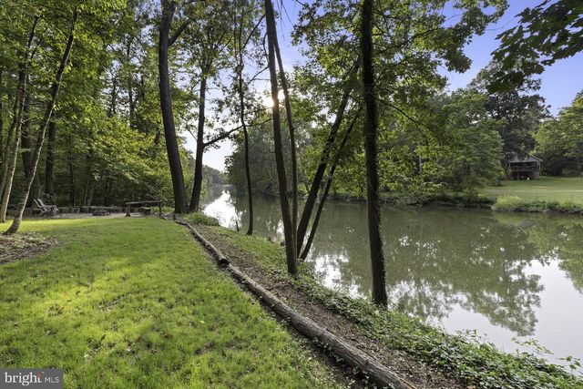 229 BOY SCOUT RD, New Oxford, PA 17350