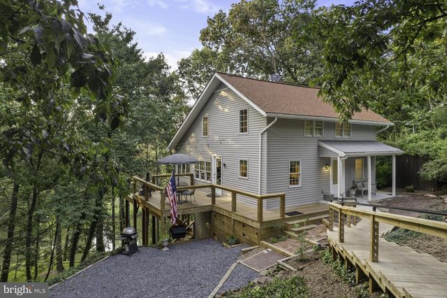 229 BOY SCOUT RD, New Oxford, PA 17350