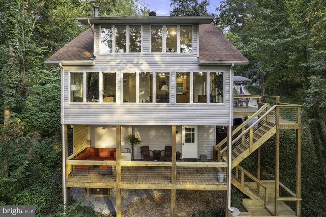 229 BOY SCOUT RD, New Oxford, PA 17350