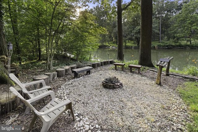 229 BOY SCOUT RD, New Oxford, PA 17350