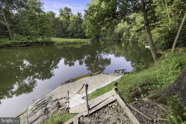 229 BOY SCOUT RD, New Oxford, PA 17350