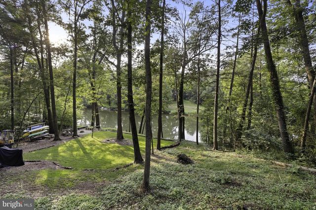 229 BOY SCOUT RD, New Oxford, PA 17350