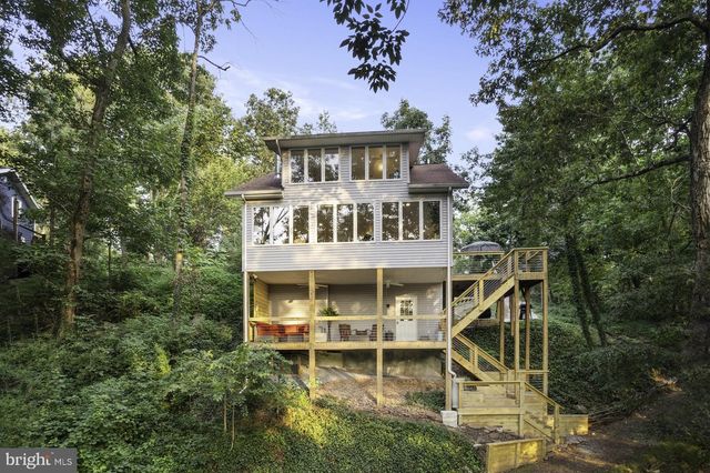 229 BOY SCOUT RD, New Oxford, PA 17350