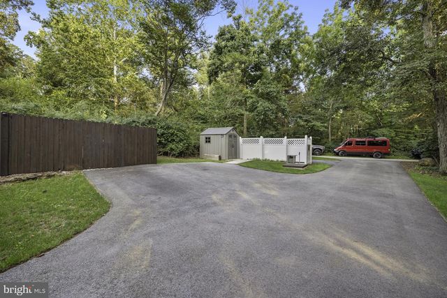 229 BOY SCOUT RD, New Oxford, PA 17350