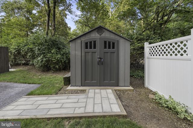 229 BOY SCOUT RD, New Oxford, PA 17350