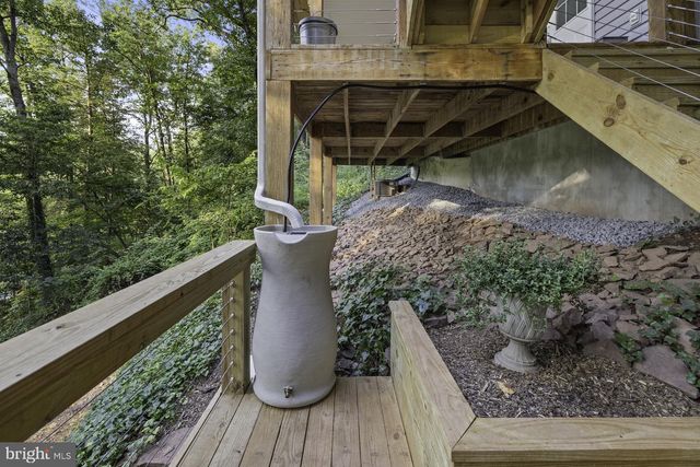 229 BOY SCOUT RD, New Oxford, PA 17350