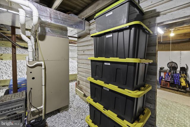 229 BOY SCOUT RD, New Oxford, PA 17350