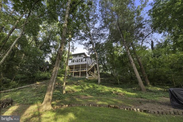 229 BOY SCOUT RD, New Oxford, PA 17350