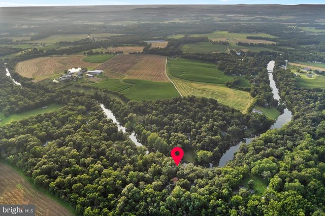 229 BOY SCOUT RD, New Oxford, PA 17350