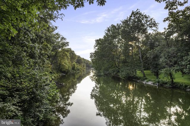 229 BOY SCOUT RD, New Oxford, PA 17350