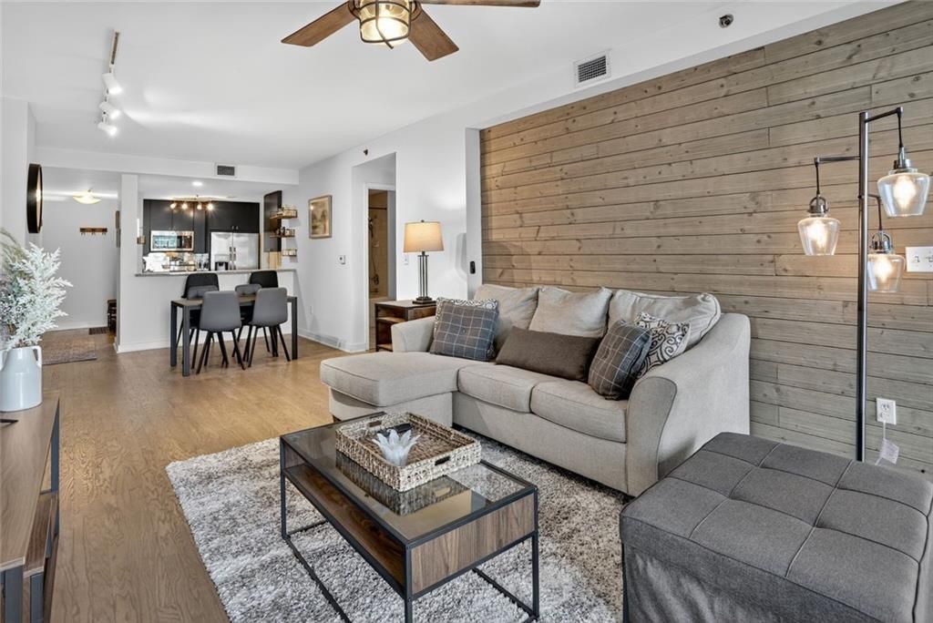 3338 Peachtree NE Road 1706, Atlanta, GA 30326