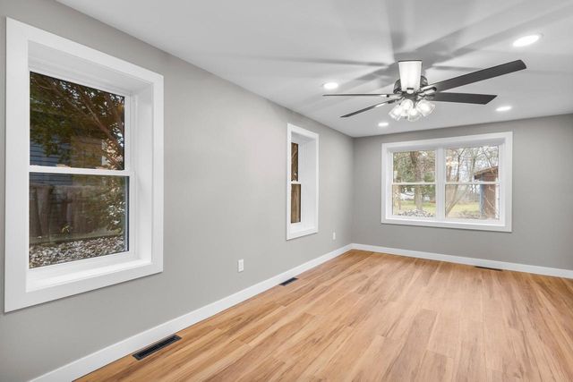 609 E Main Street, Stoughton, WI 53589