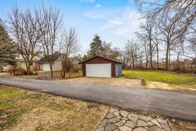 609 E Main Street, Stoughton, WI 53589