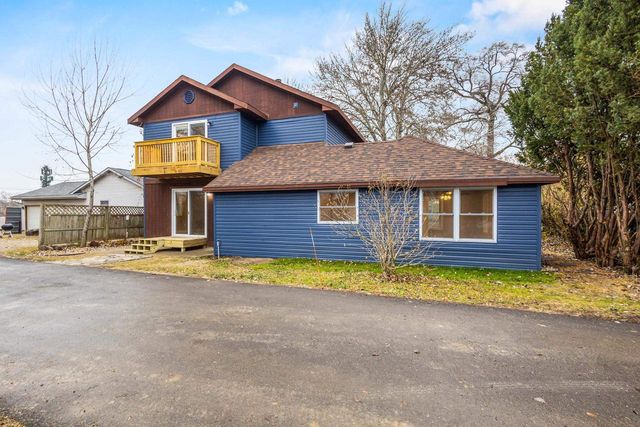 609 E Main Street, Stoughton, WI 53589