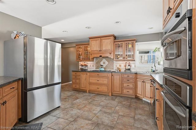 7755 Macedonia Lane, Northville, MI 48168