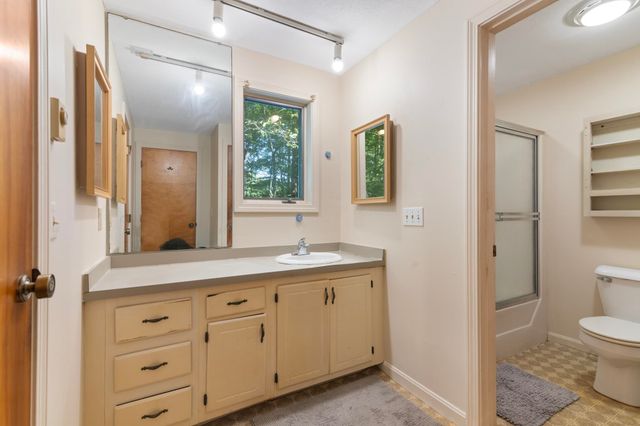 9 Evergreen Lane, Brattleboro, VT 05301