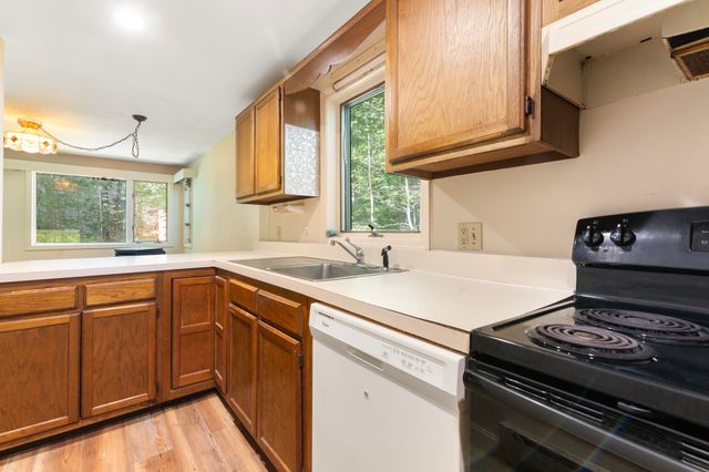 9 Evergreen Lane, Brattleboro, VT 05301
