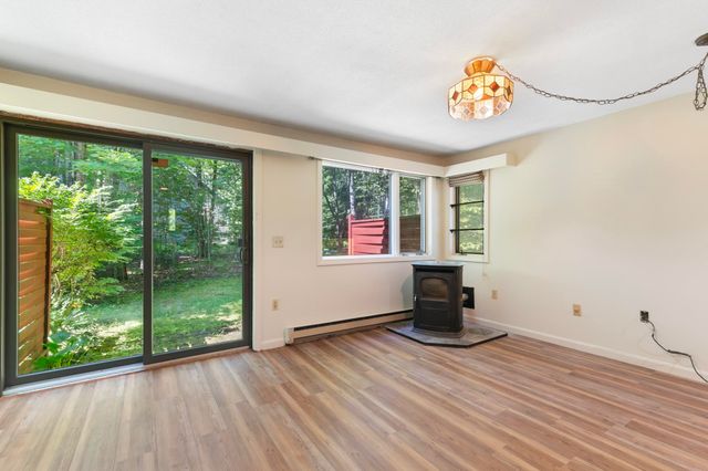 9 Evergreen Lane, Brattleboro, VT 05301