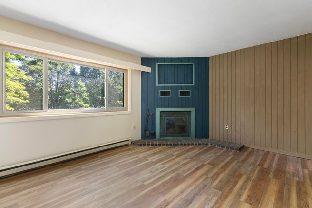 9 Evergreen Lane, Brattleboro, VT 05301
