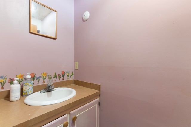9 Evergreen Lane, Brattleboro, VT 05301