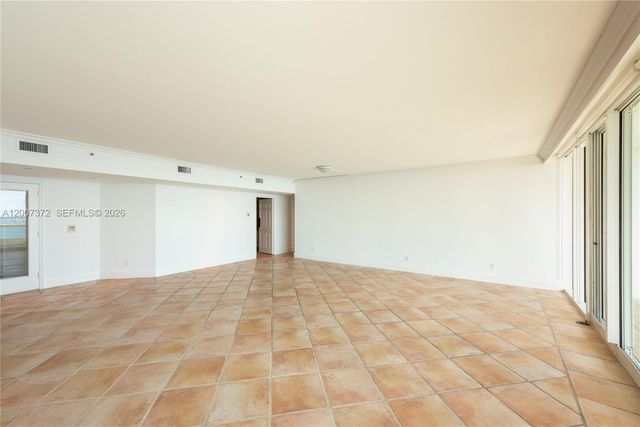 1643 Brickell Ave 1103, Miami, FL 33129