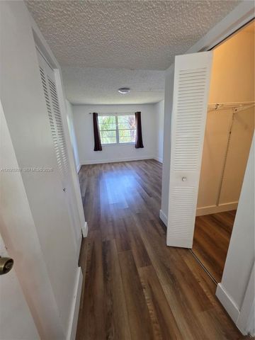 4374 NW 9th Ave 18-3C, Deerfield Beach, FL 33064