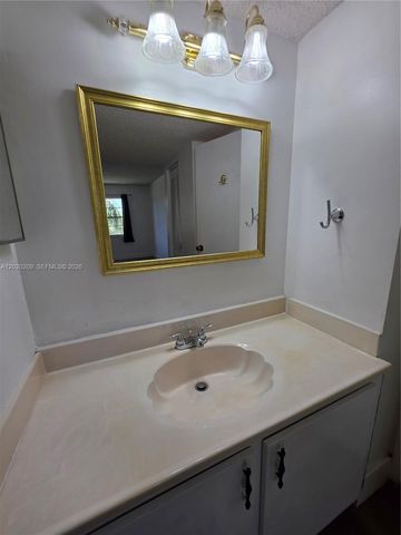 4374 NW 9th Ave 18-3C, Deerfield Beach, FL 33064