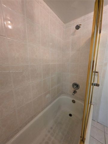 4374 NW 9th Ave 18-3C, Deerfield Beach, FL 33064