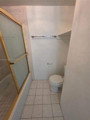 4374 NW 9th Ave 18-3C, Deerfield Beach, FL 33064