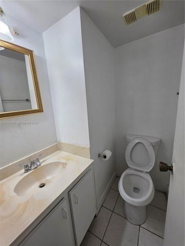 4374 NW 9th Ave 18-3C, Deerfield Beach, FL 33064