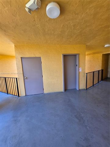 4374 NW 9th Ave 18-3C, Deerfield Beach, FL 33064