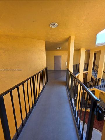 4374 NW 9th Ave 18-3C, Deerfield Beach, FL 33064