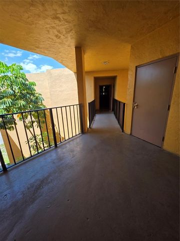 4374 NW 9th Ave 18-3C, Deerfield Beach, FL 33064
